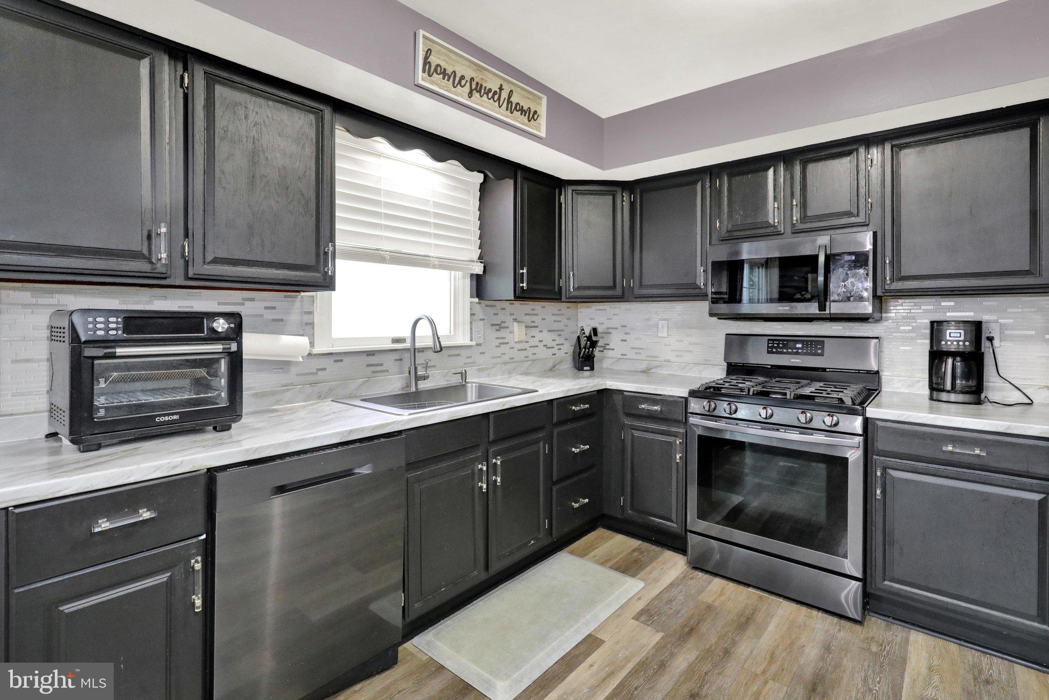 GRINGS HILL ESTATE - Residential