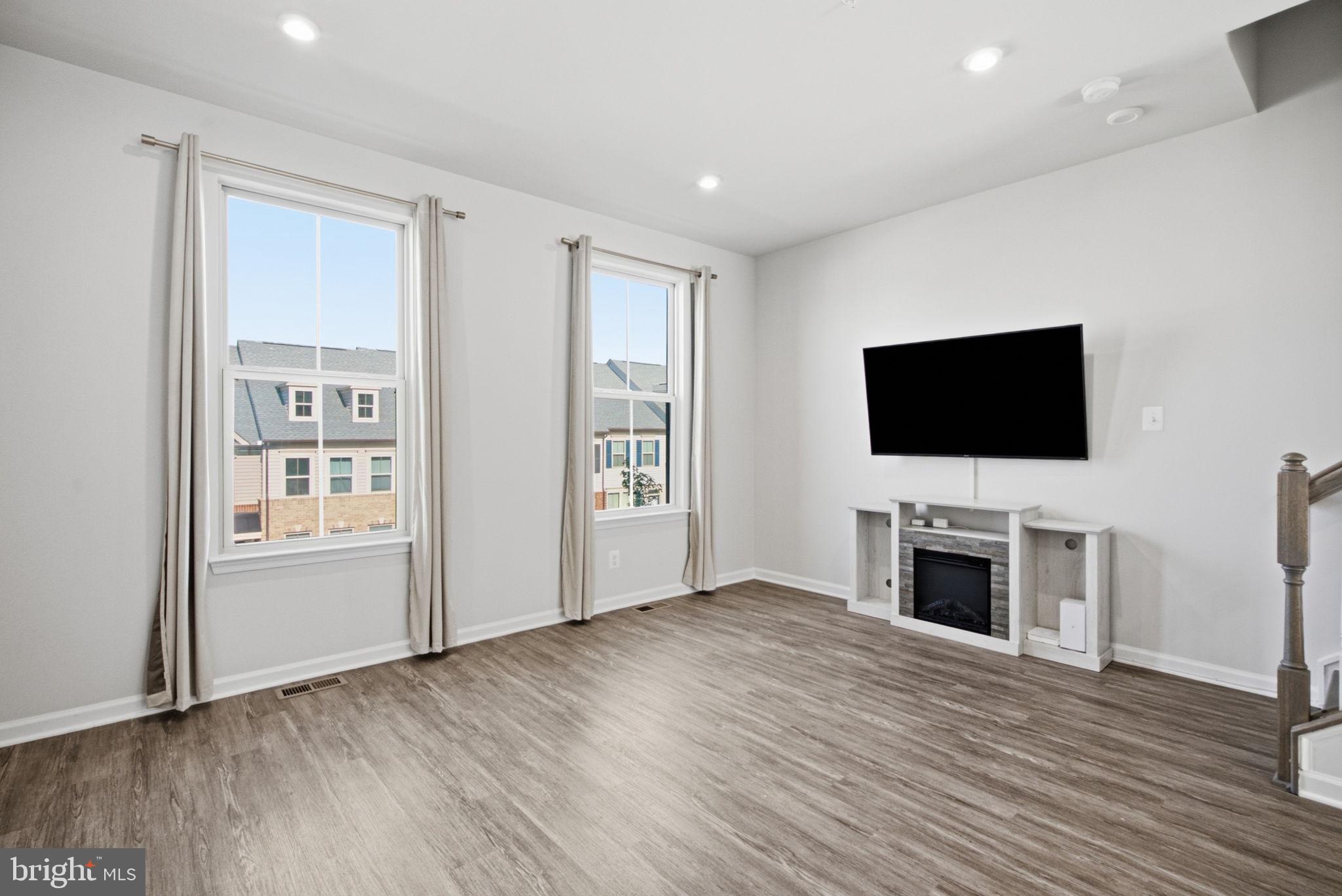 PARKSIDE - Residential