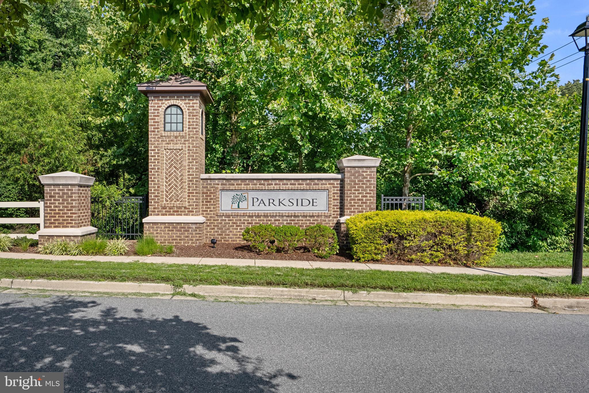 PARKSIDE - Residential