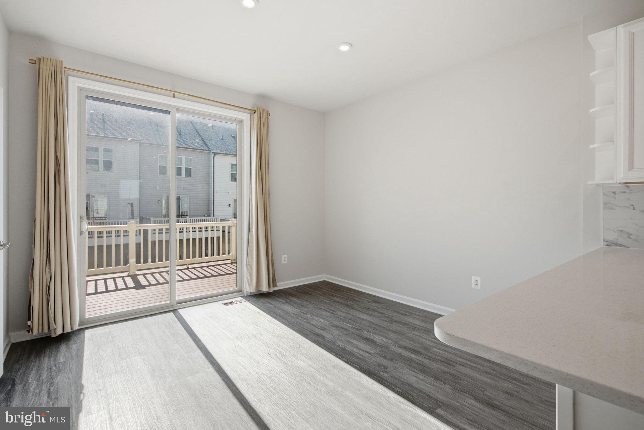 PARKSIDE - Residential