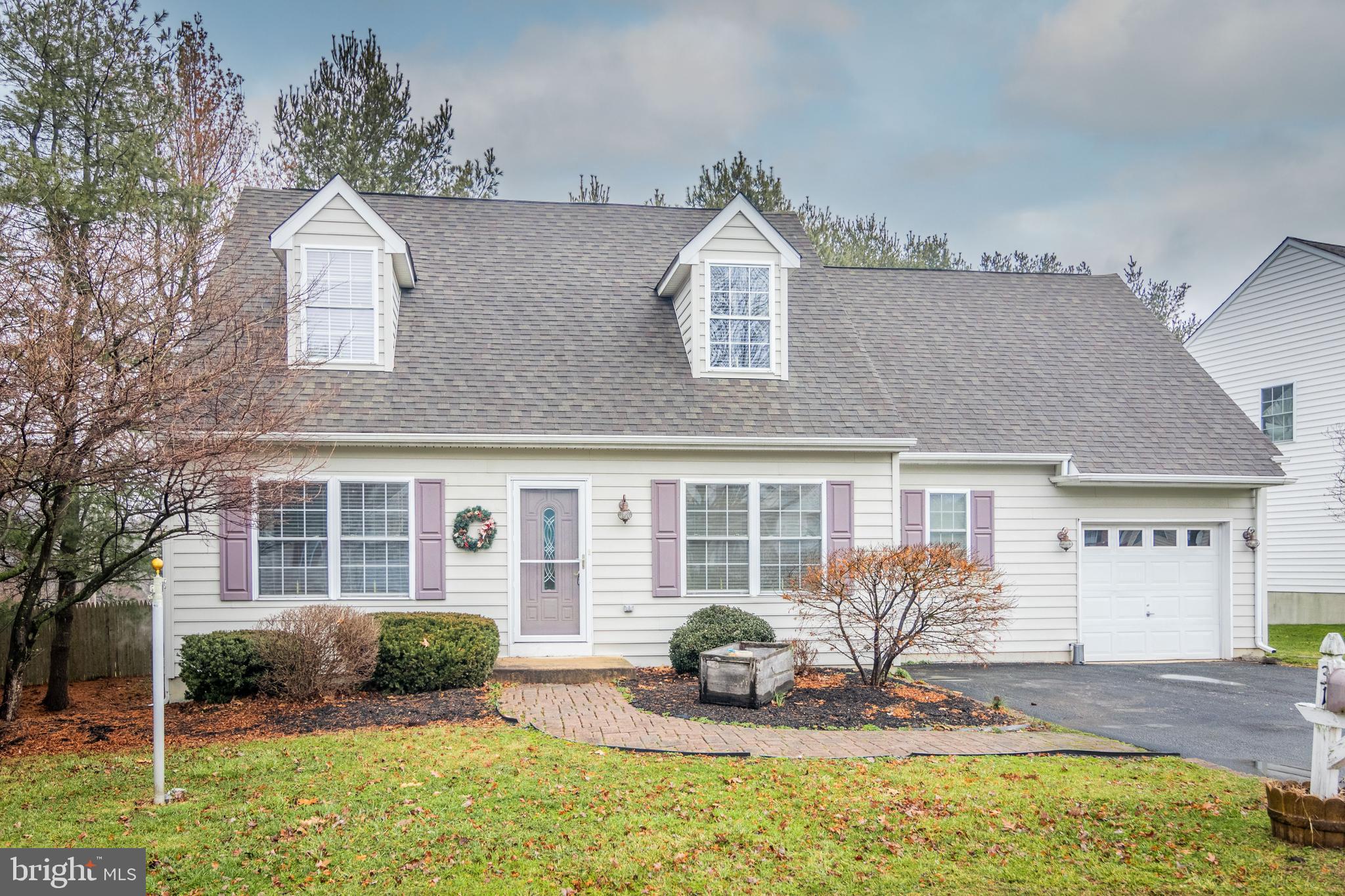 HAWTHORNE LANE - Residential
