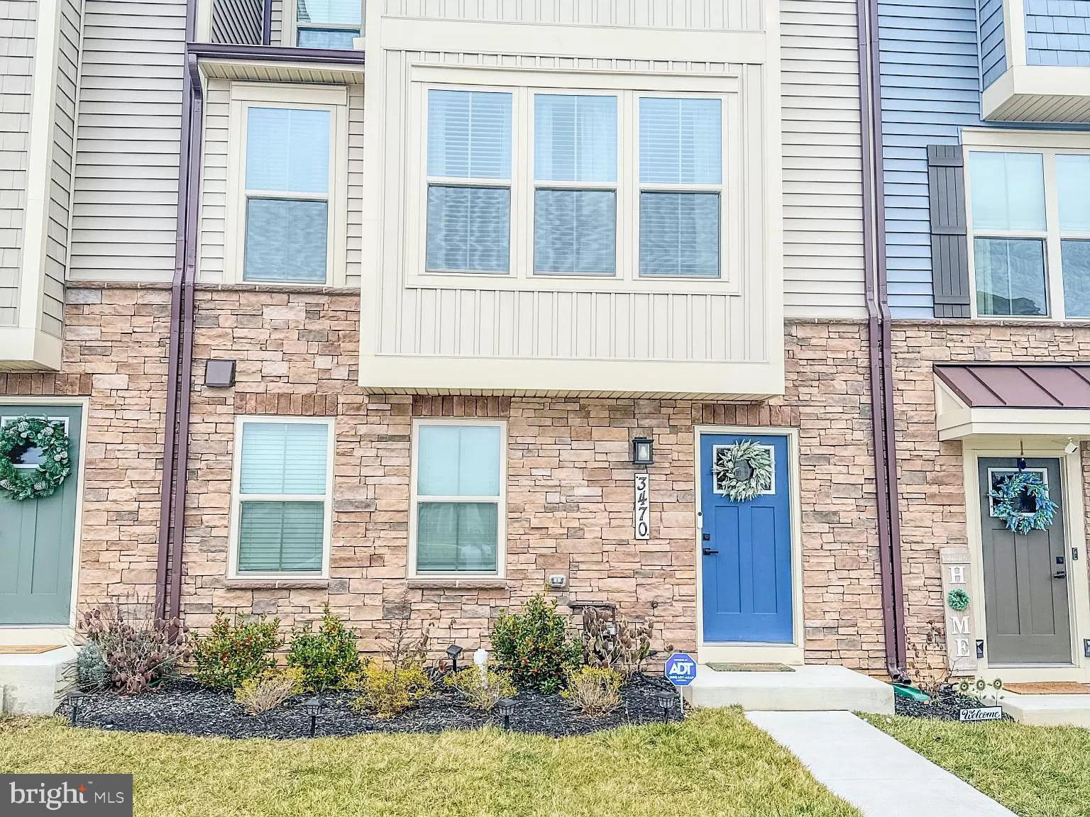 Gorgeous 4 Bedroom Townhome in Urbana, MD.

Discover your next home in the vibrant community of Urbana, MD! This contemporary urban 4 bedroom, 3.5 bathroom townhome, constructed in 2022, offers a spacious 2,228 square feet across three levels, blending comfort with modern living.