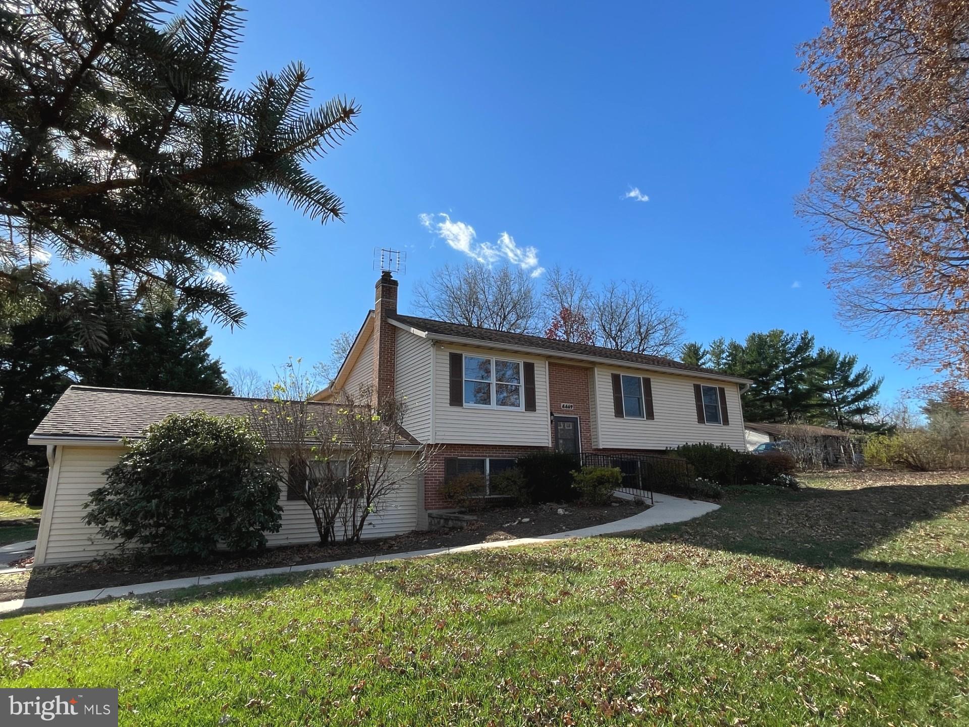 HICKORY HILL HOMES - Residential