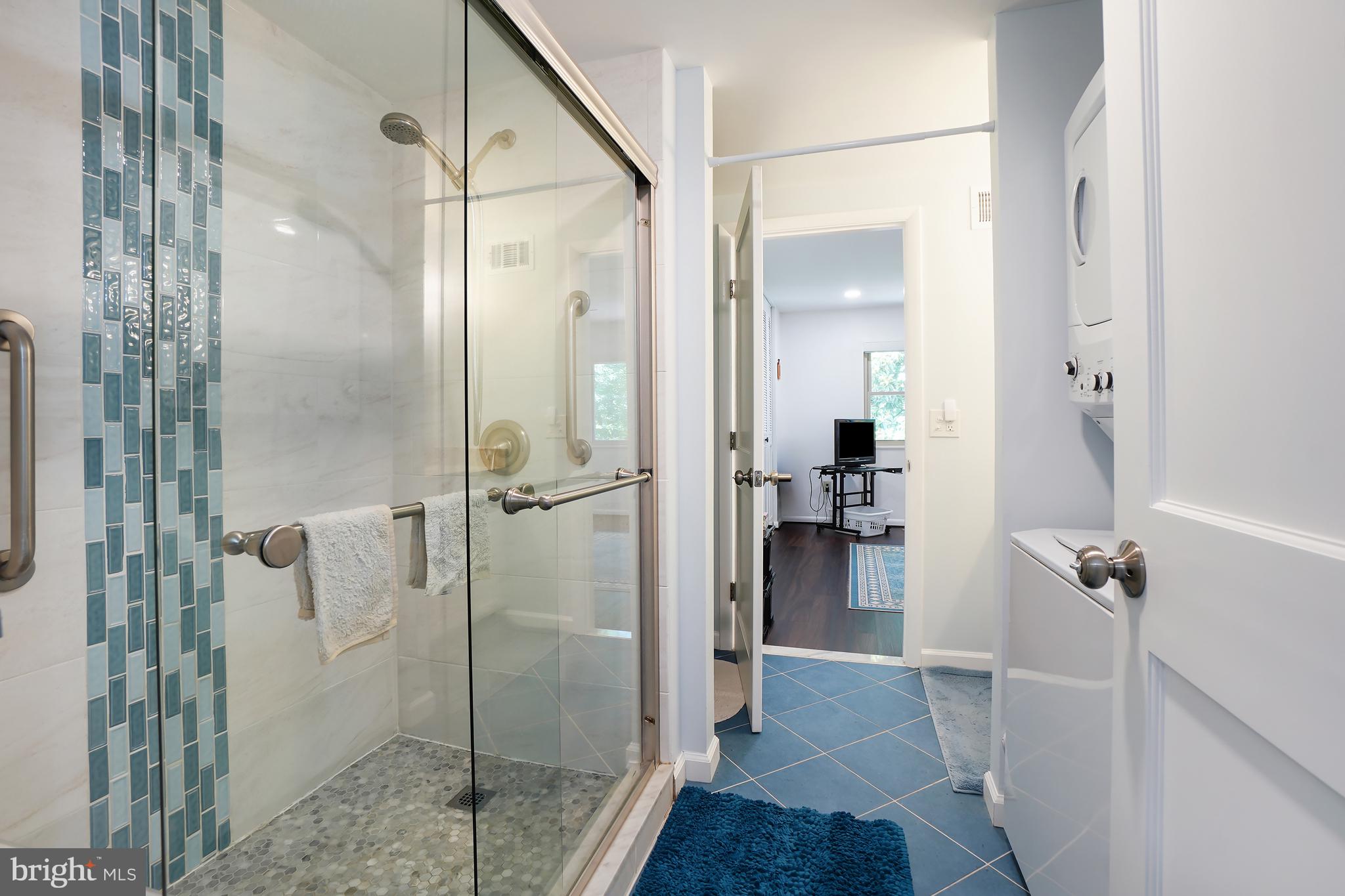 LEISURE WORLD - Residential
