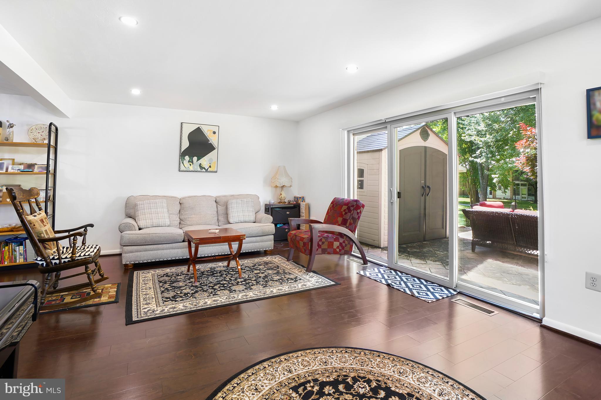 LEISURE WORLD - Residential