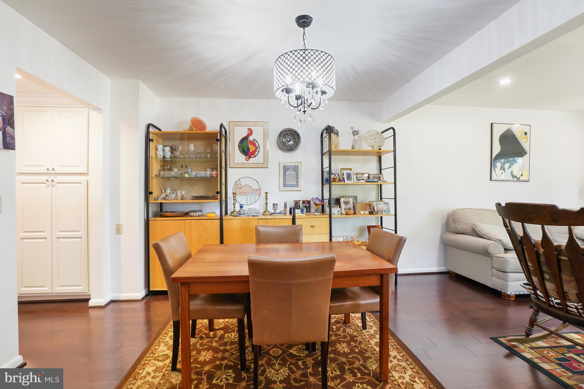 LEISURE WORLD - Residential