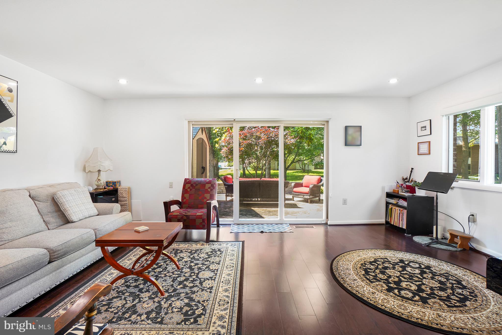 LEISURE WORLD - Residential