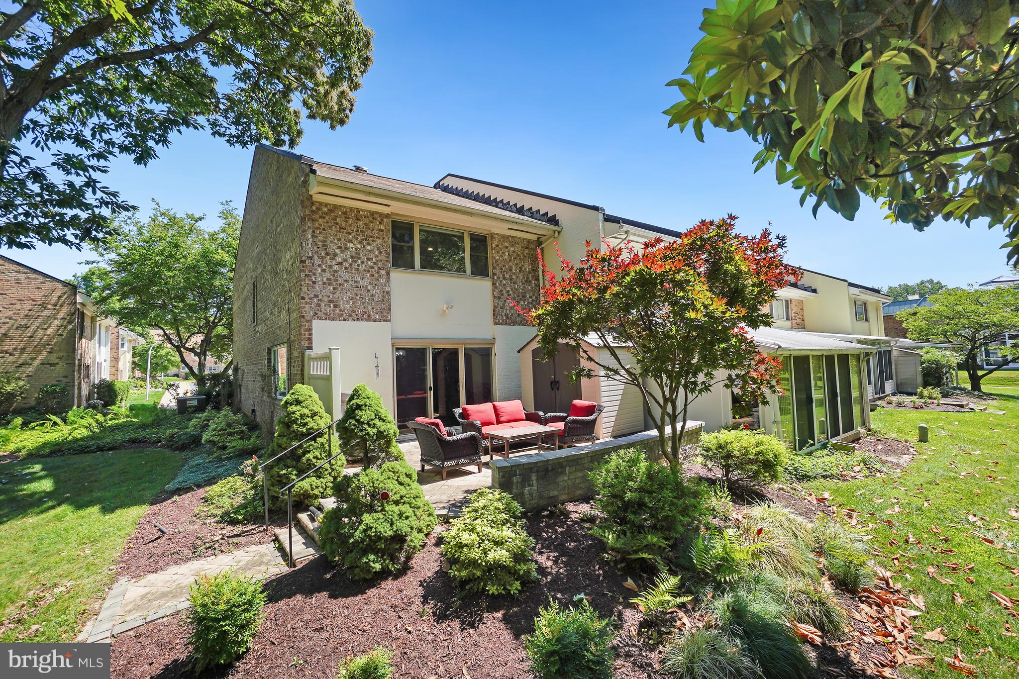 LEISURE WORLD - Residential