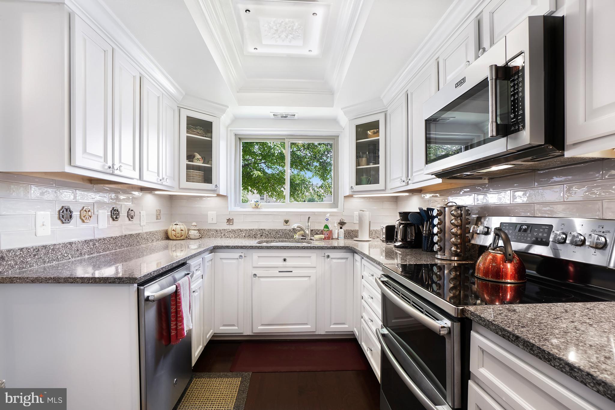 LEISURE WORLD - Residential