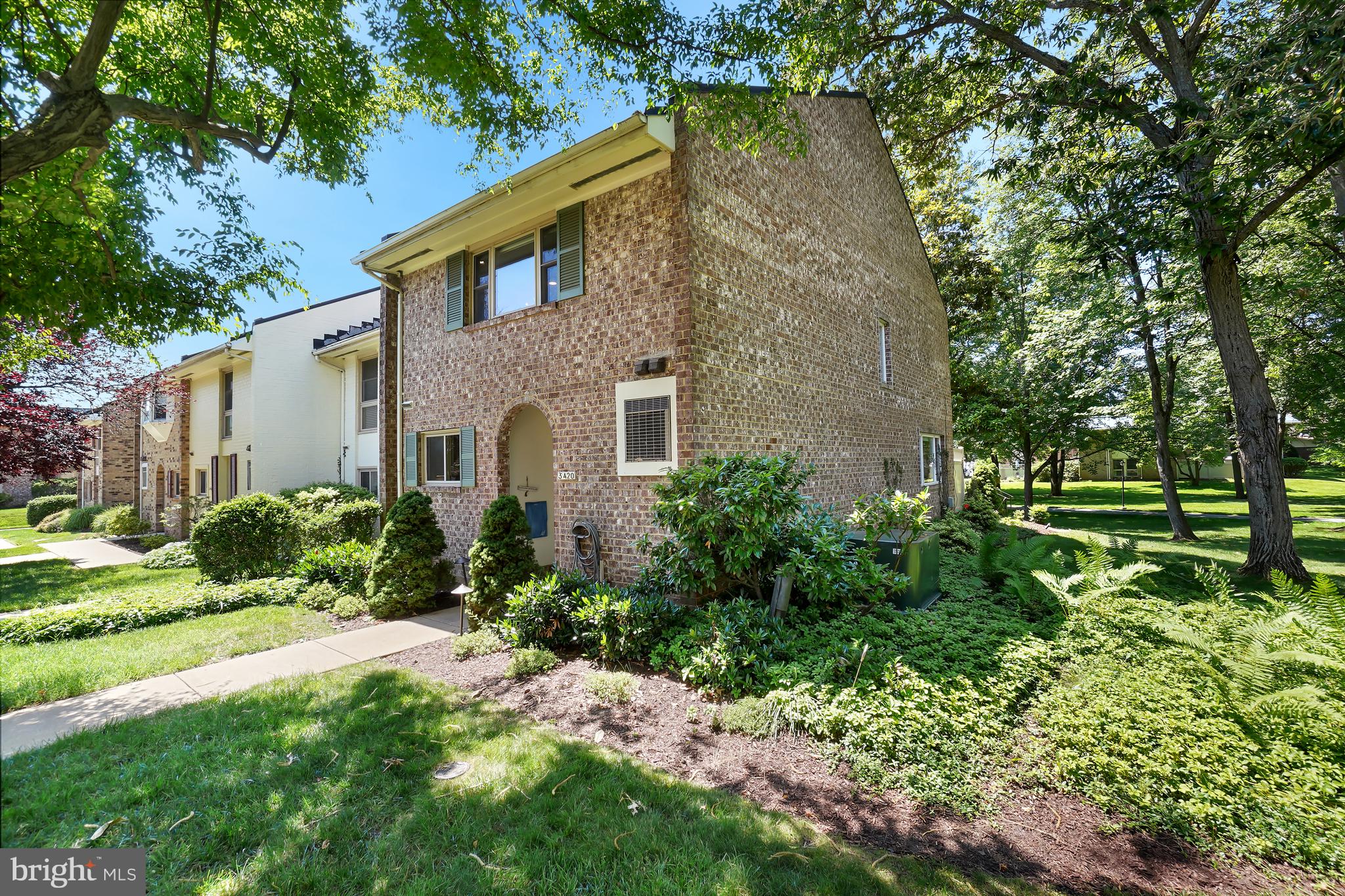 LEISURE WORLD - Residential