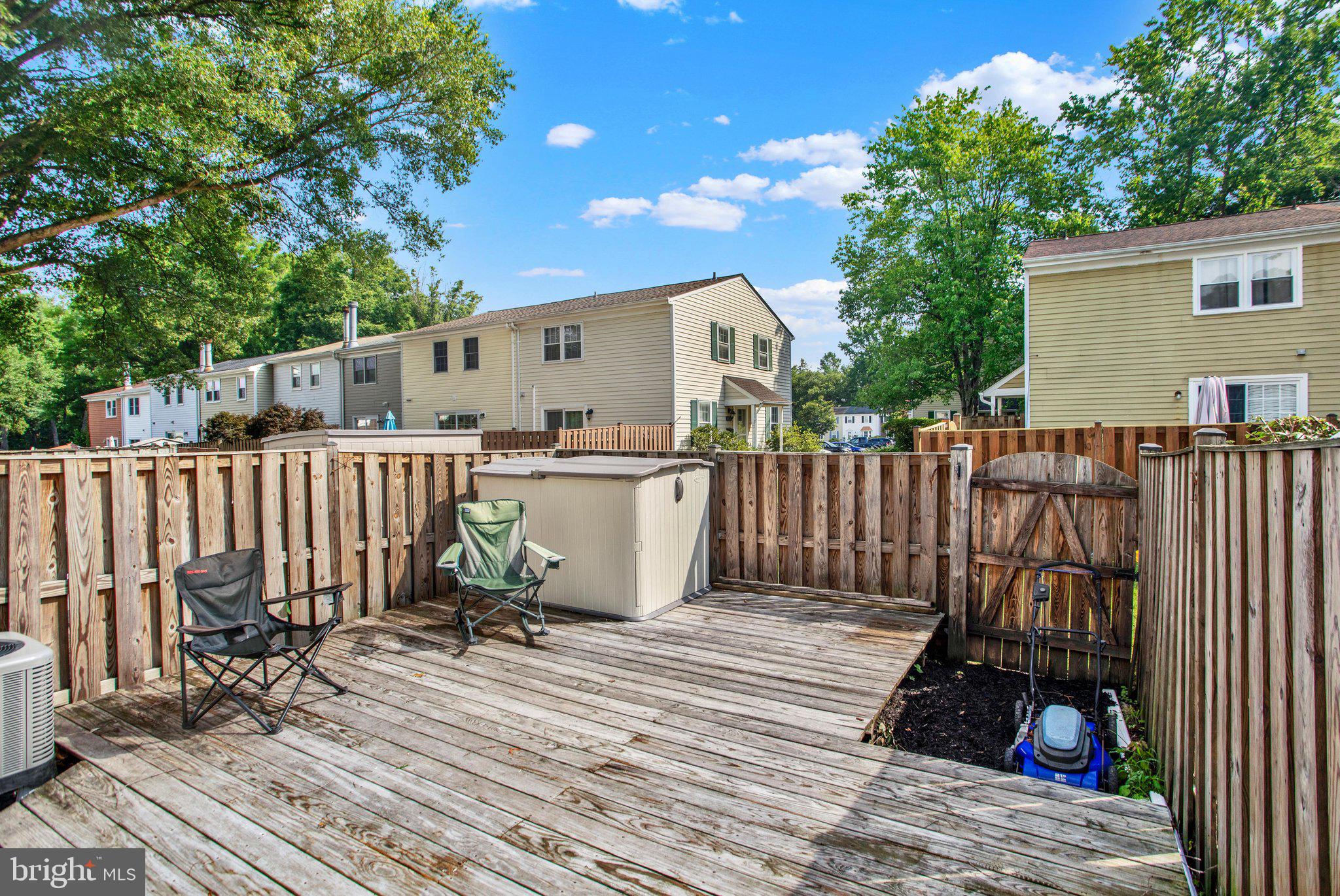 CROFTON SQUARE - Residential