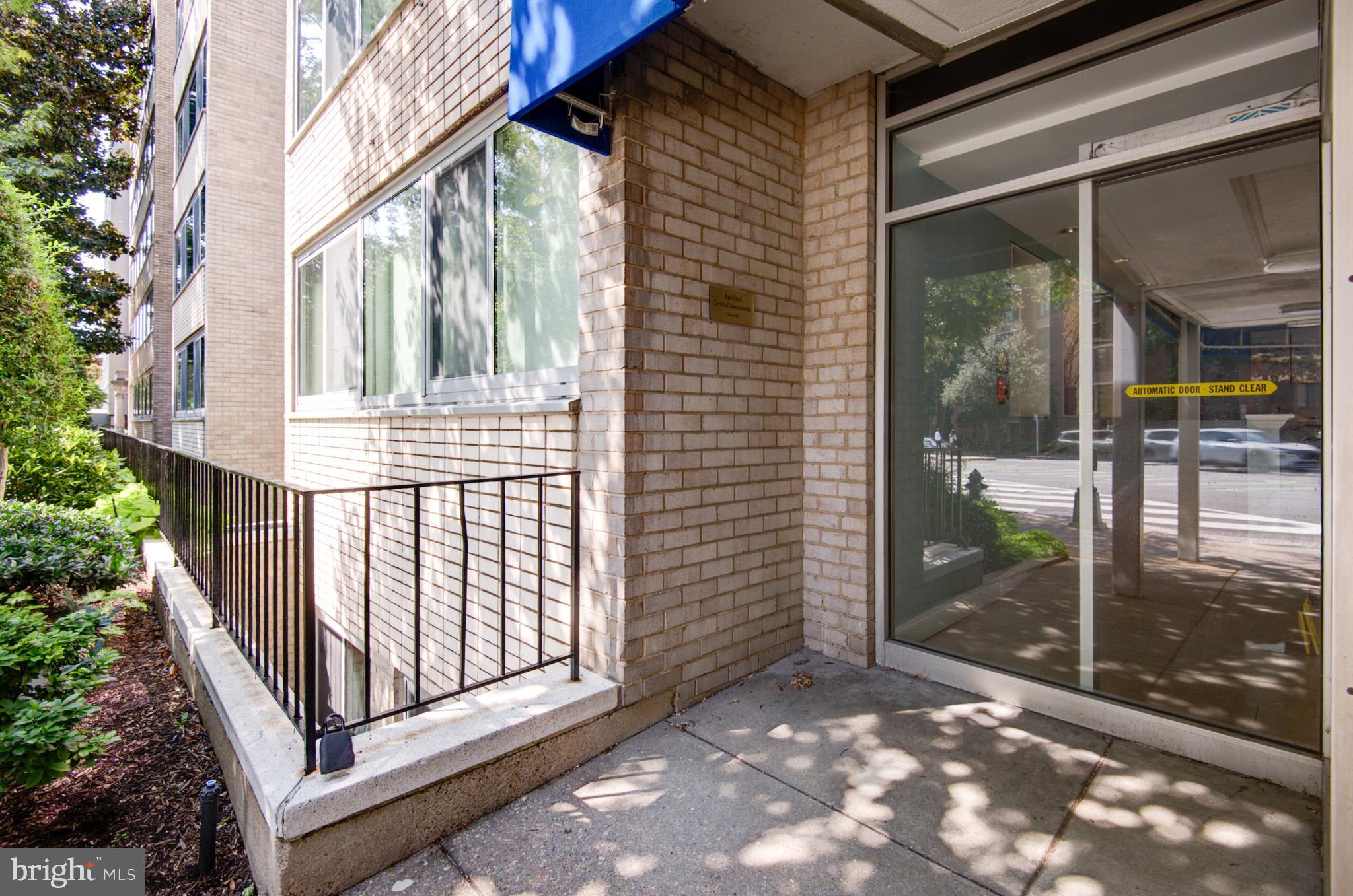 CENTRAL - Commercial Sale