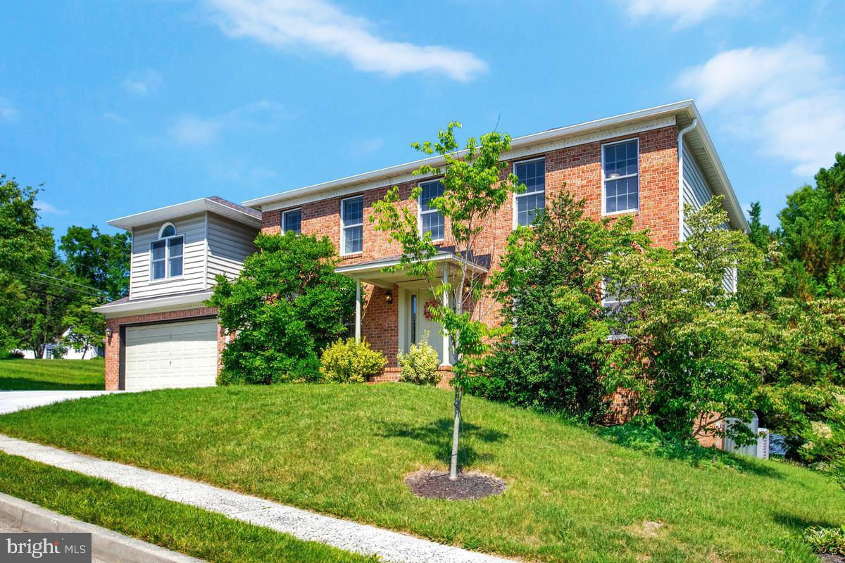HINES MEADOW - Residential