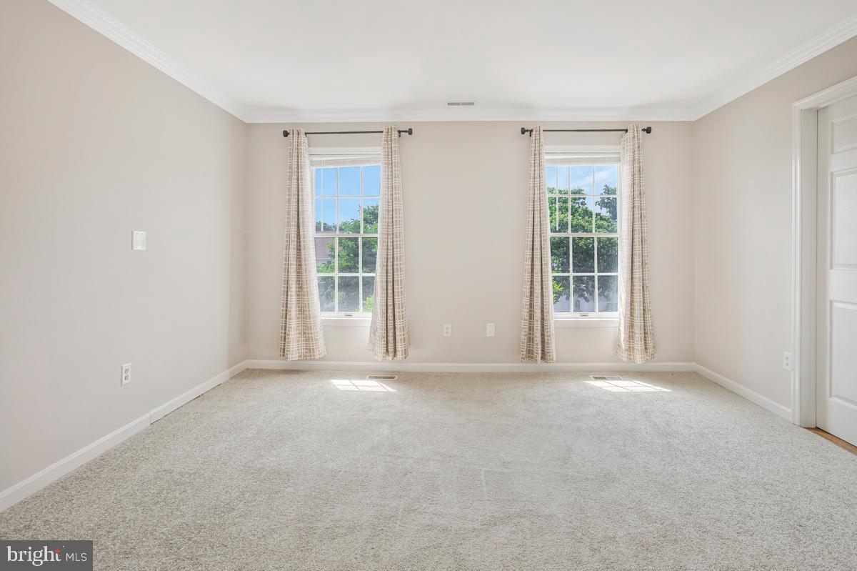 HINES MEADOW - Residential