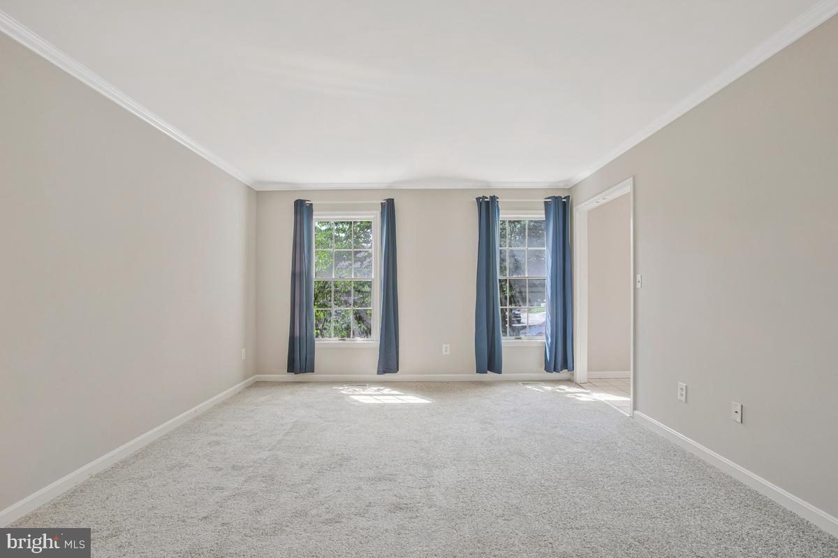 HINES MEADOW - Residential