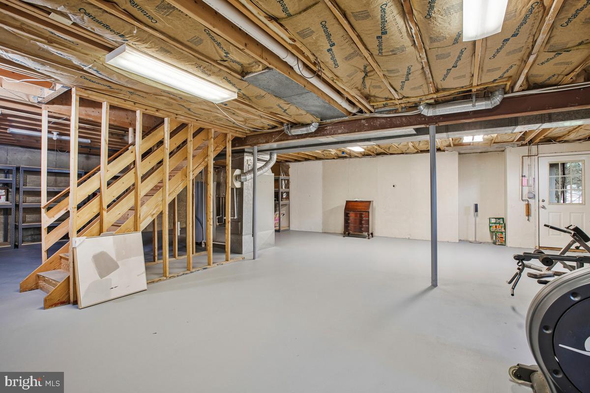 HINES MEADOW - Residential
