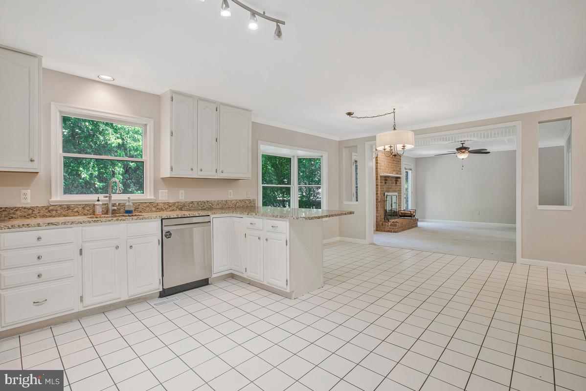 HINES MEADOW - Residential