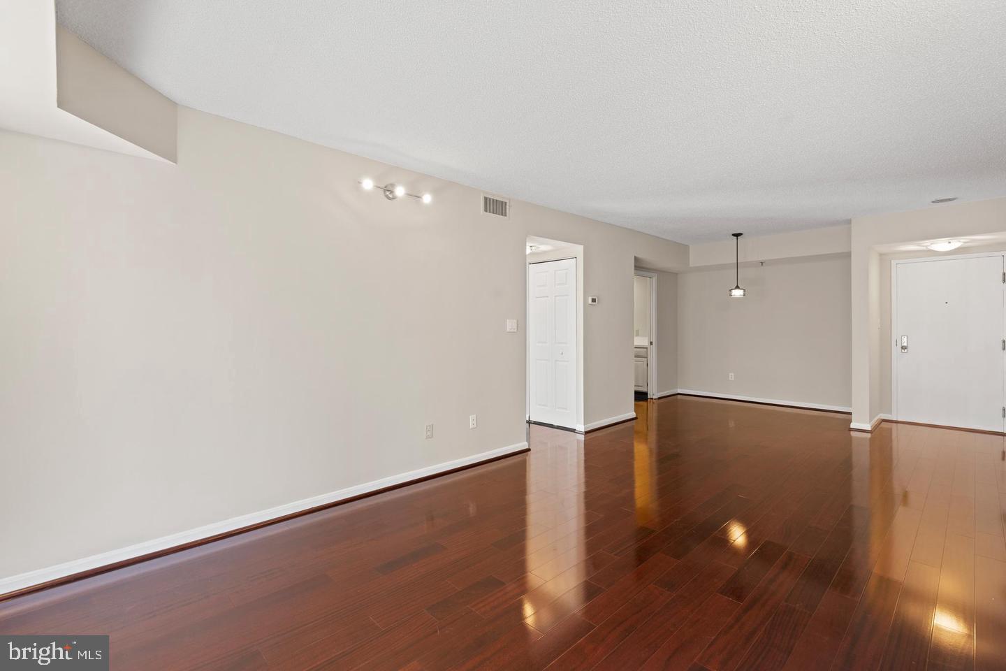 THE CHRISTOPHER - Residential Lease