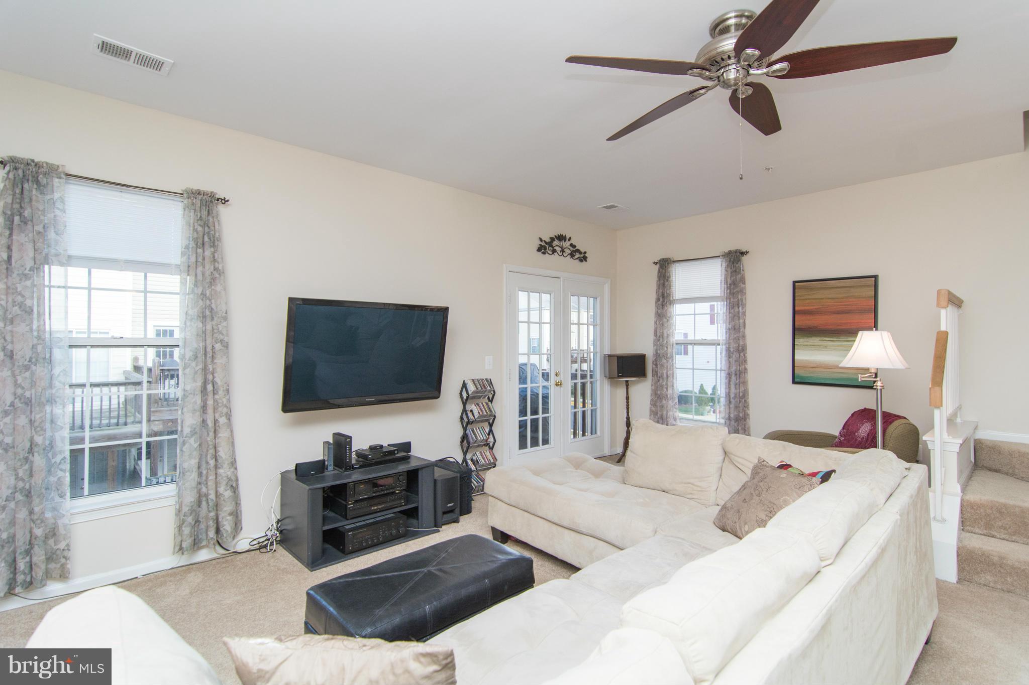 NANTUCKET MEWS @ CROFTON - Residential