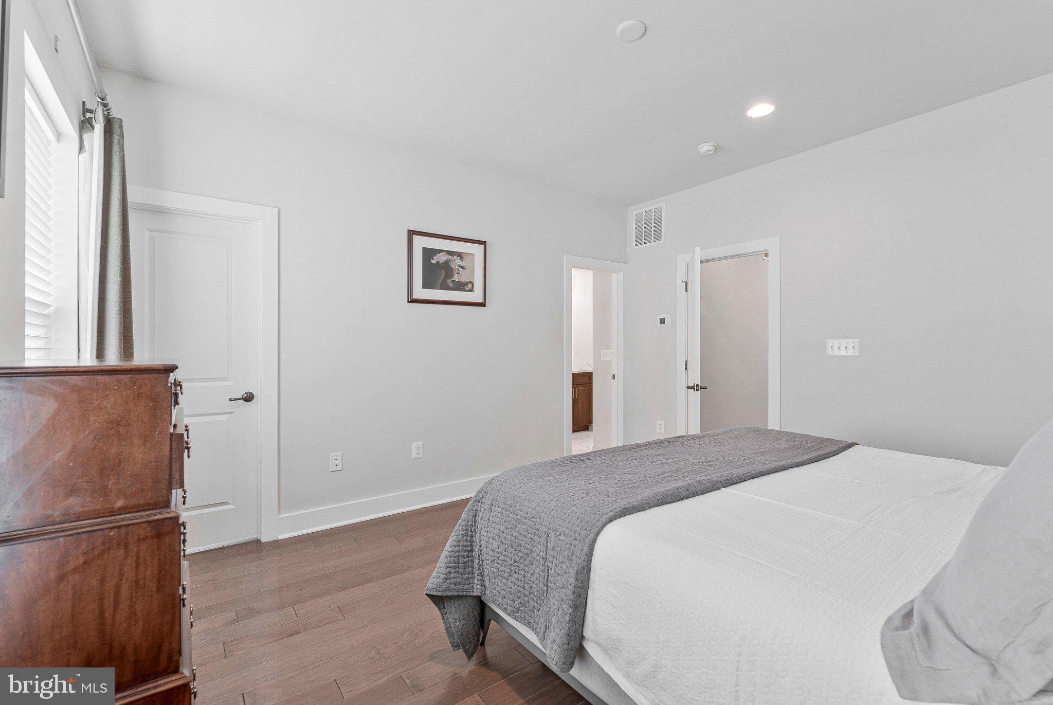 THE RETREAT AT WESTFIELDS - Residential
