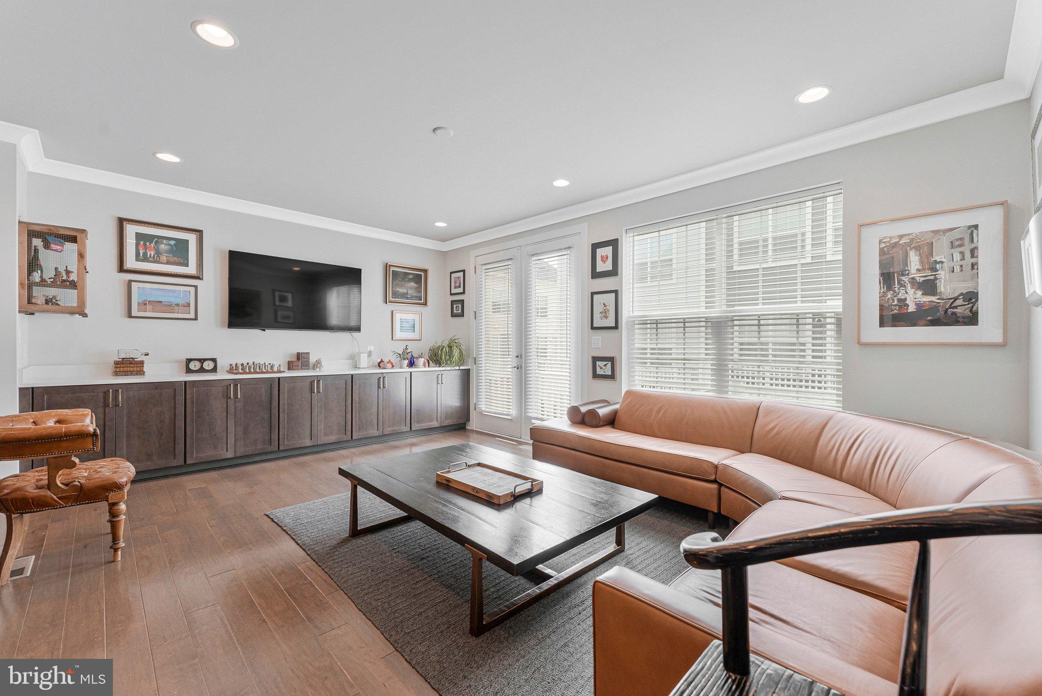 THE RETREAT AT WESTFIELDS - Residential