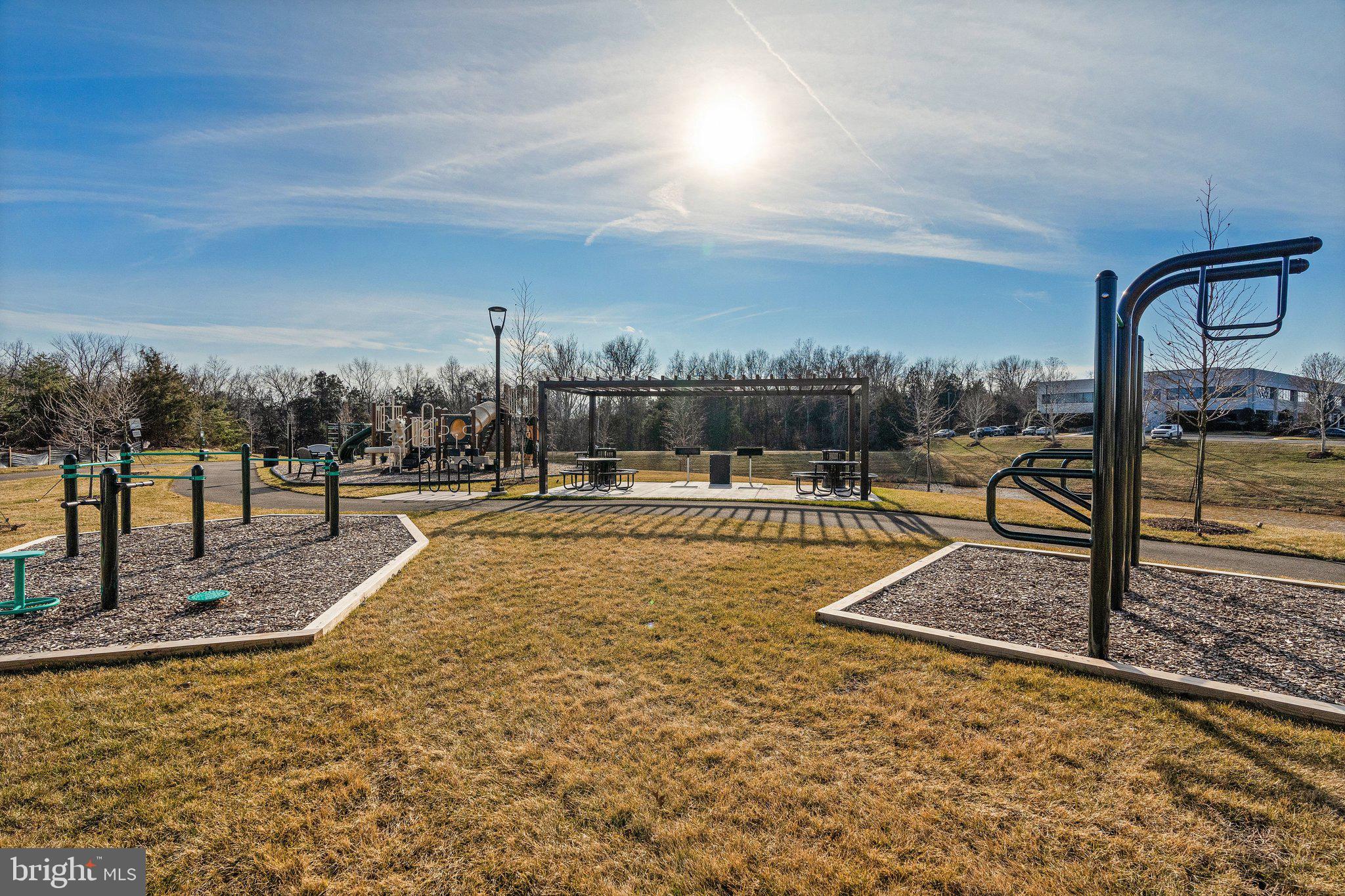 THE RETREAT AT WESTFIELDS - Residential