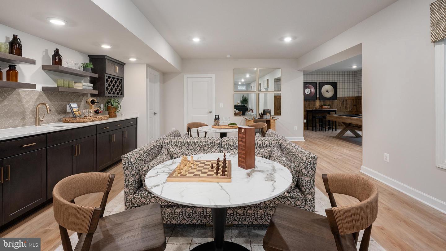SOUTH LAKE - Residential