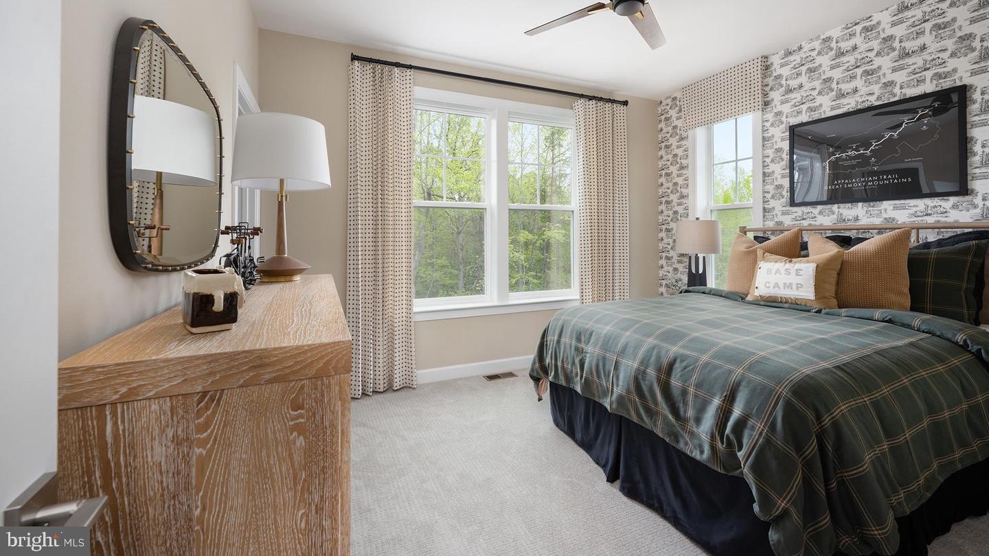 SOUTH LAKE - Residential
