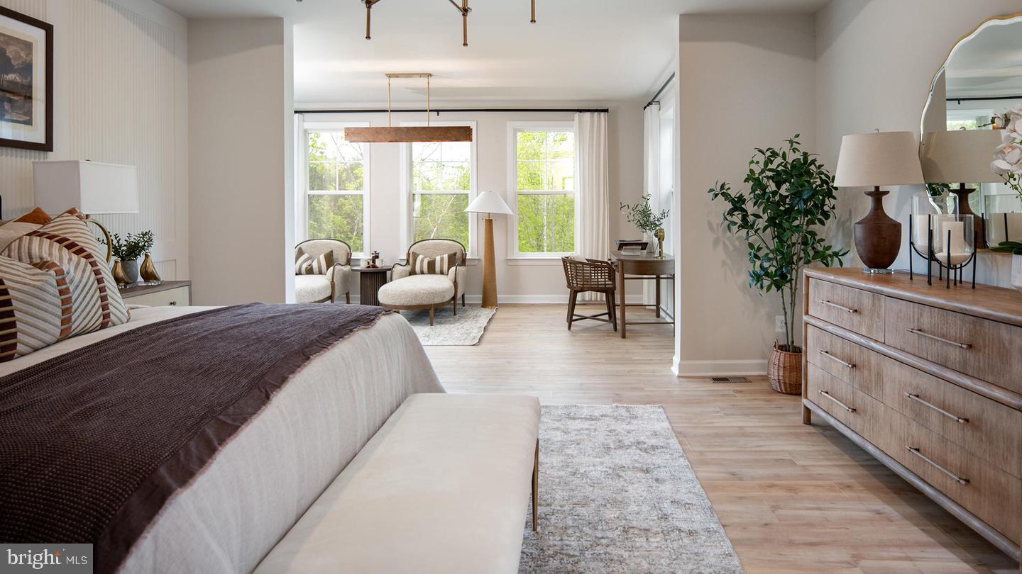 SOUTH LAKE - Residential