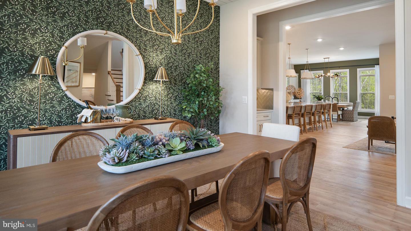 SOUTH LAKE - Residential