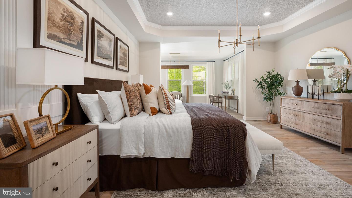 SOUTH LAKE - Residential