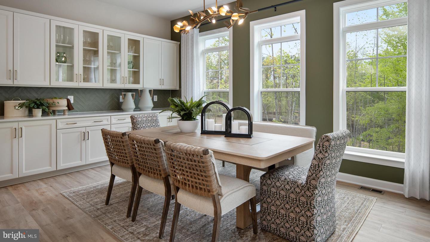 SOUTH LAKE - Residential