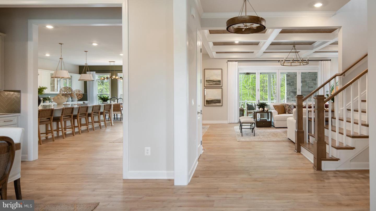 SOUTH LAKE - Residential