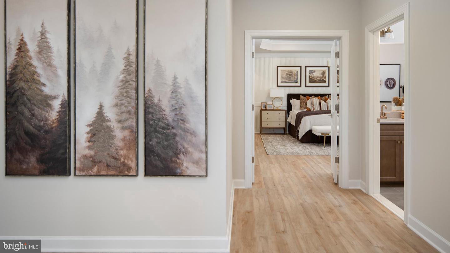 SOUTH LAKE - Residential