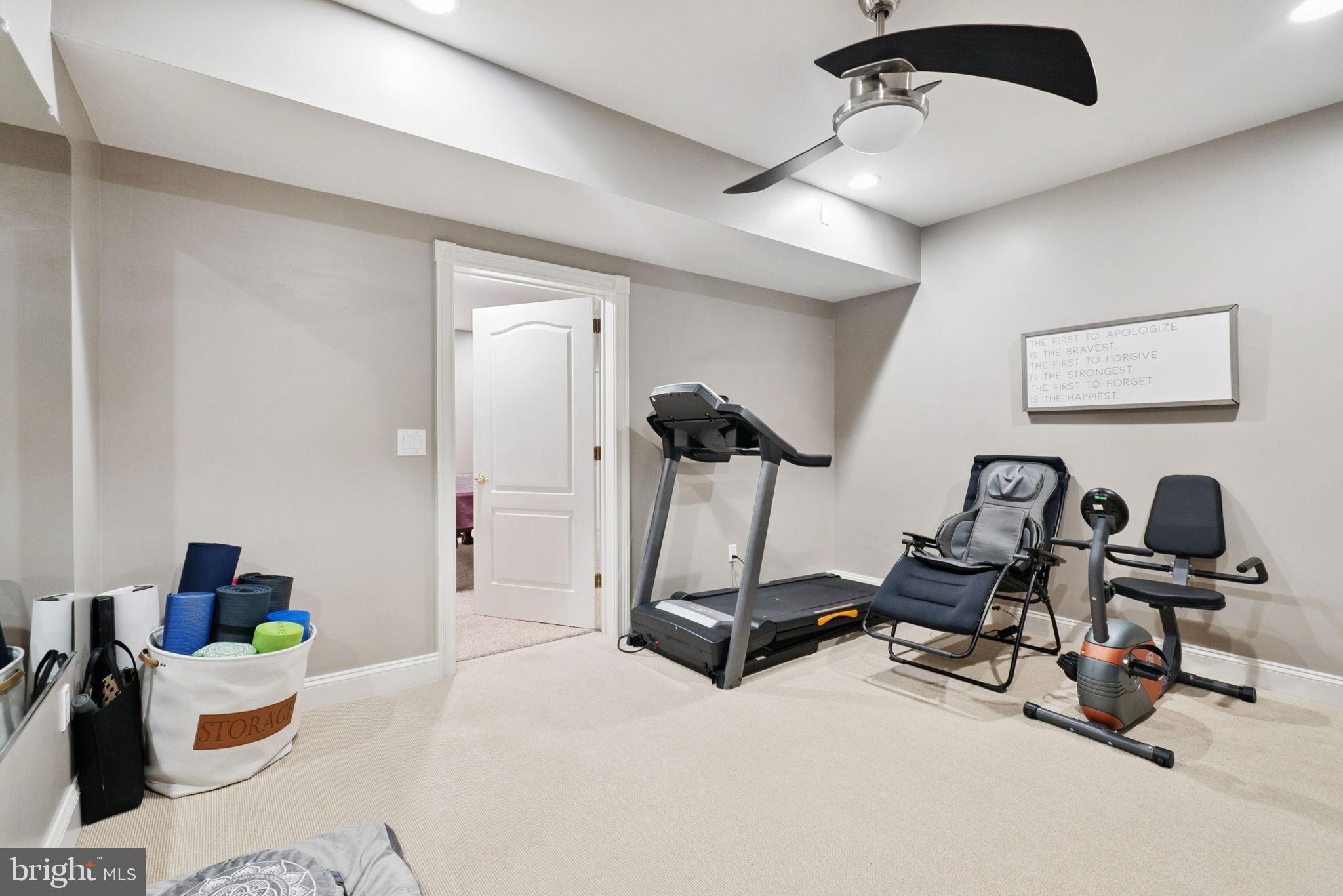 LOUDOUN VALLEY ESTATES - Residential