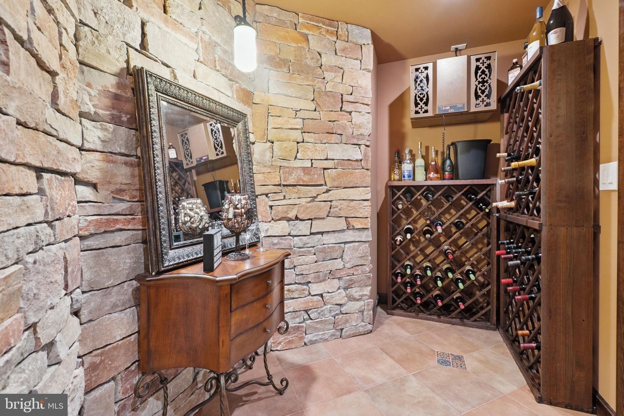 LOUDOUN VALLEY ESTATES - Residential