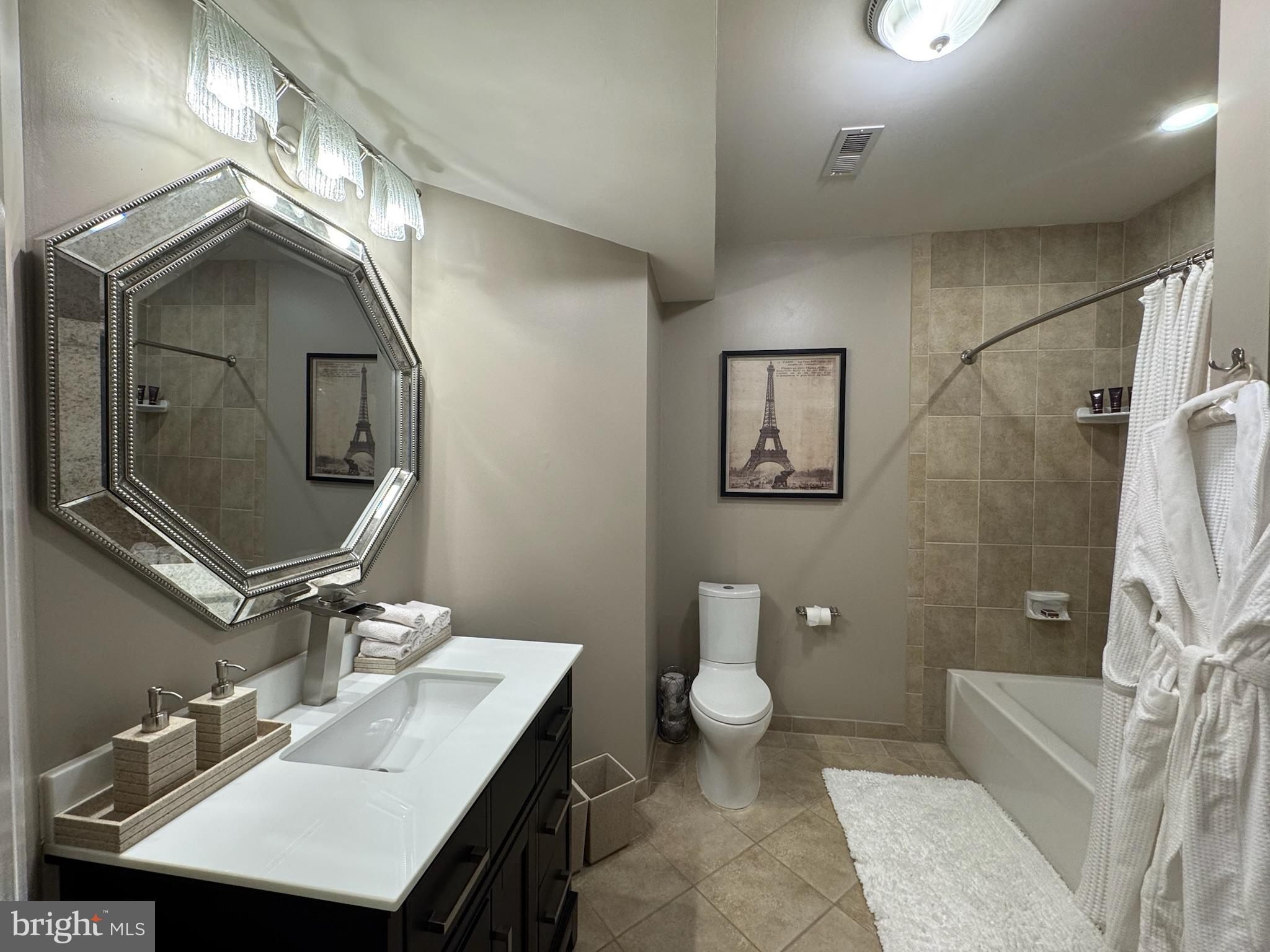 LOUDOUN VALLEY ESTATES - Residential