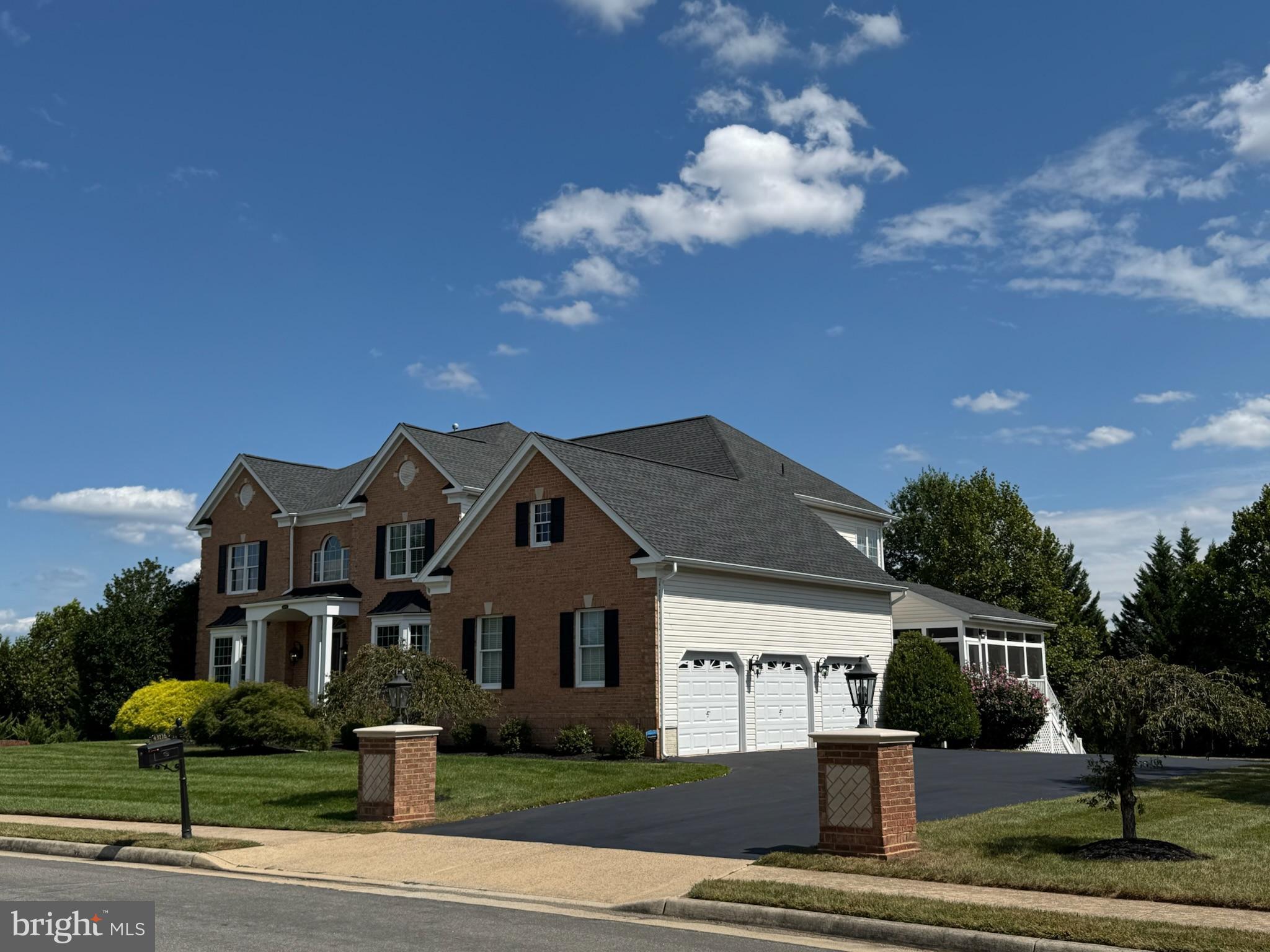 LOUDOUN VALLEY ESTATES - Residential