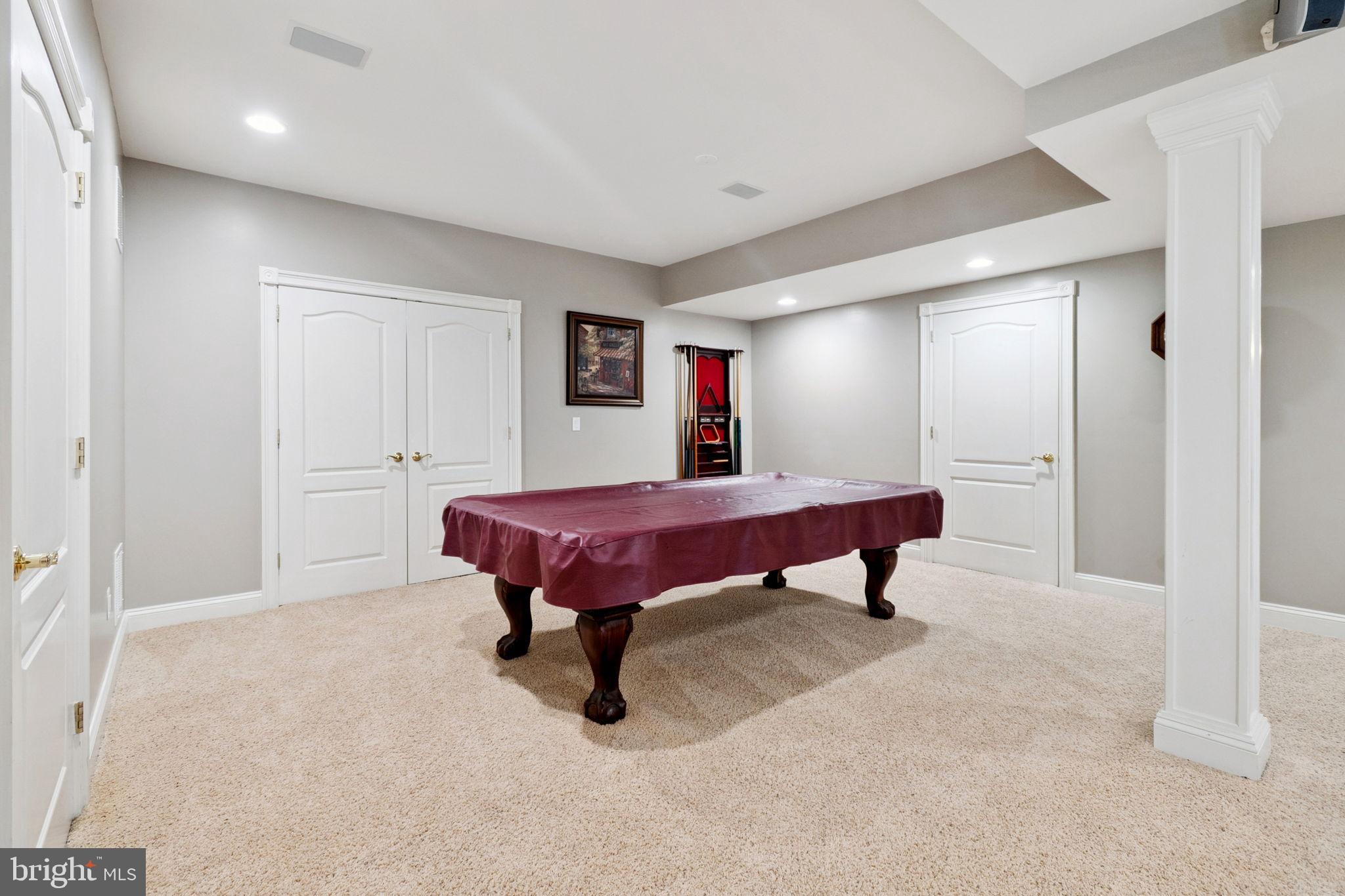 LOUDOUN VALLEY ESTATES - Residential