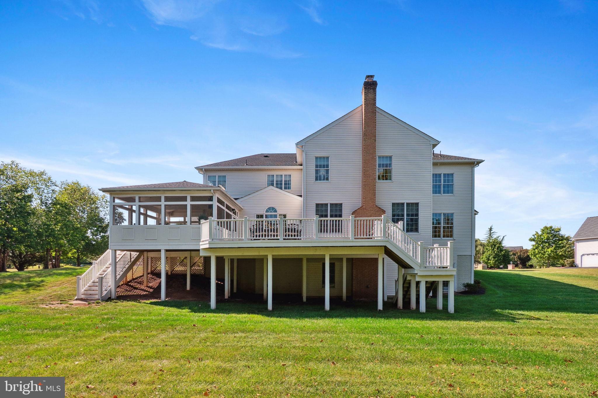 LOUDOUN VALLEY ESTATES - Residential