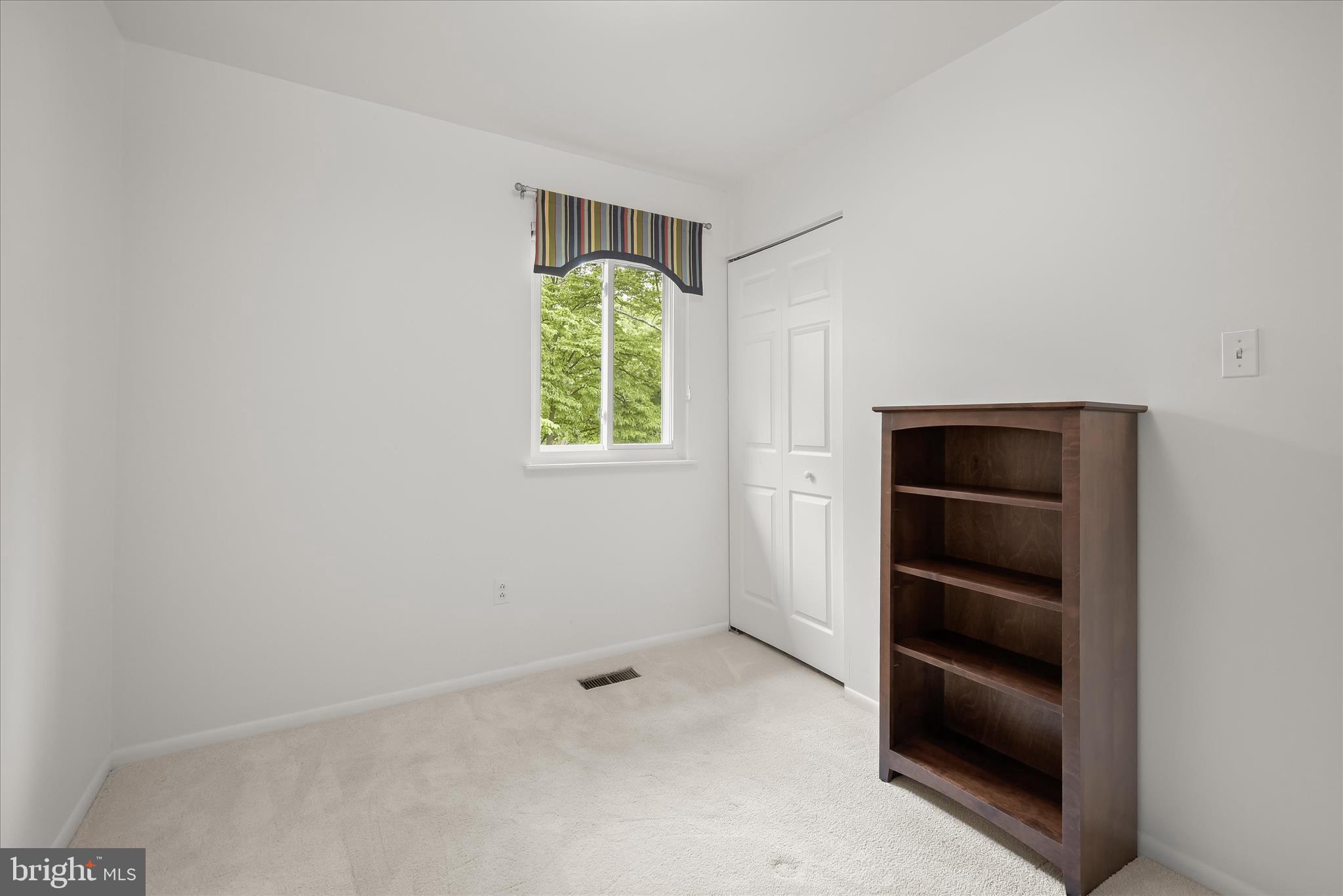 OAKLAND MILLS - Residential