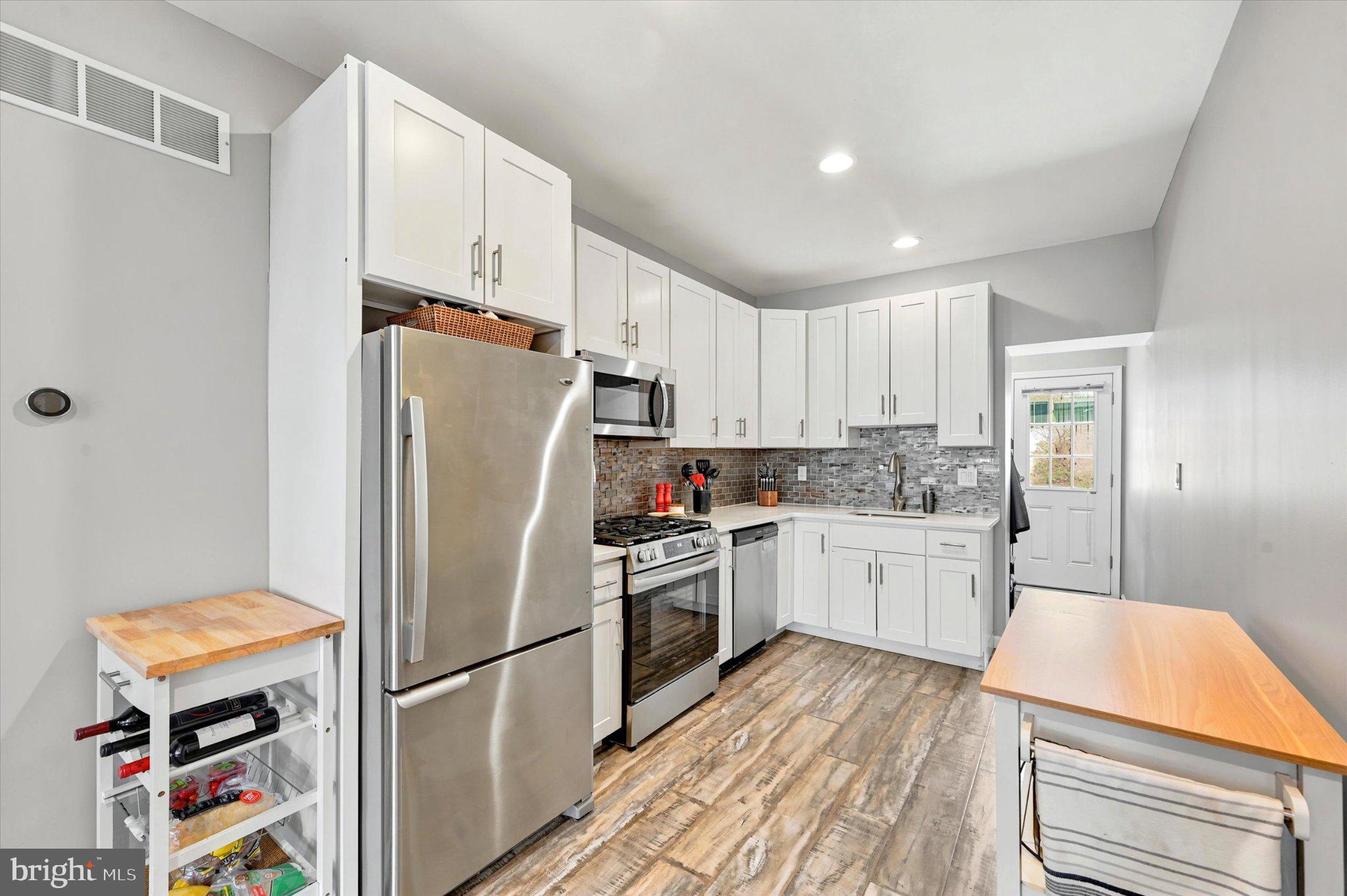 POINT BREEZE - Residential