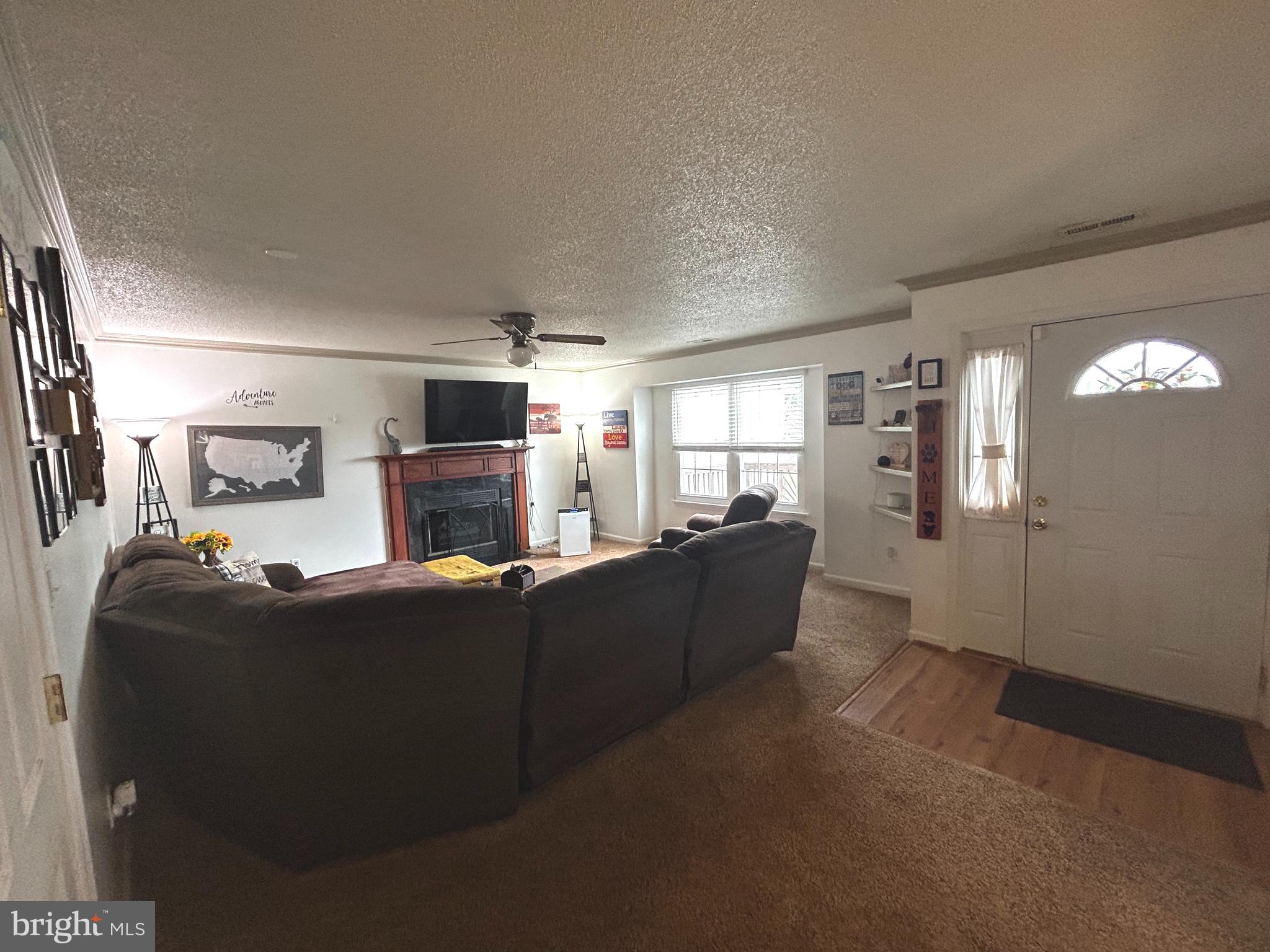 HIDDEN FIELDS - Residential