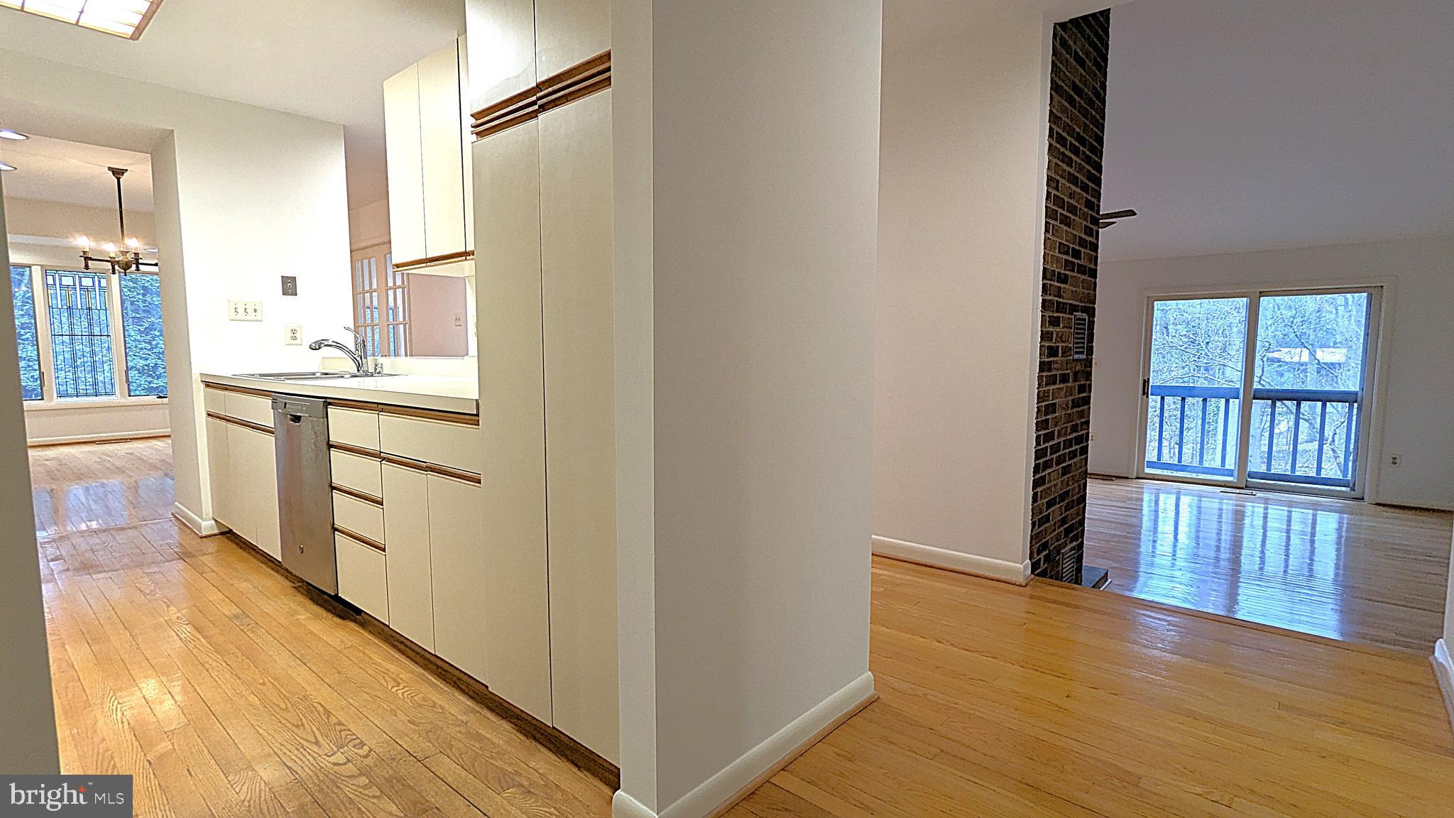 RESTON - Residential