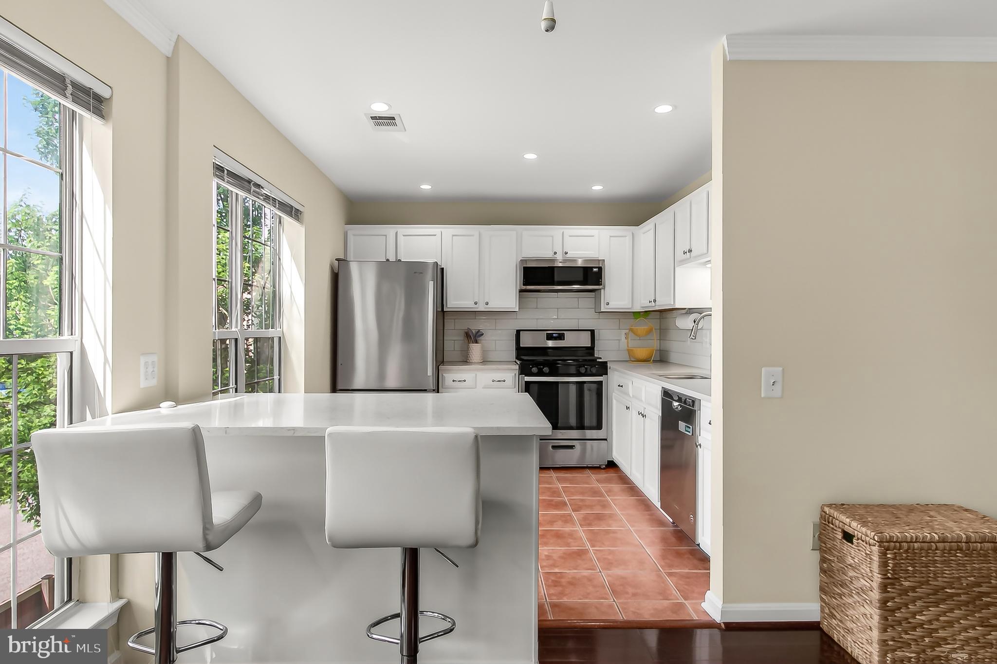 GUNSTON CORNER - Residential