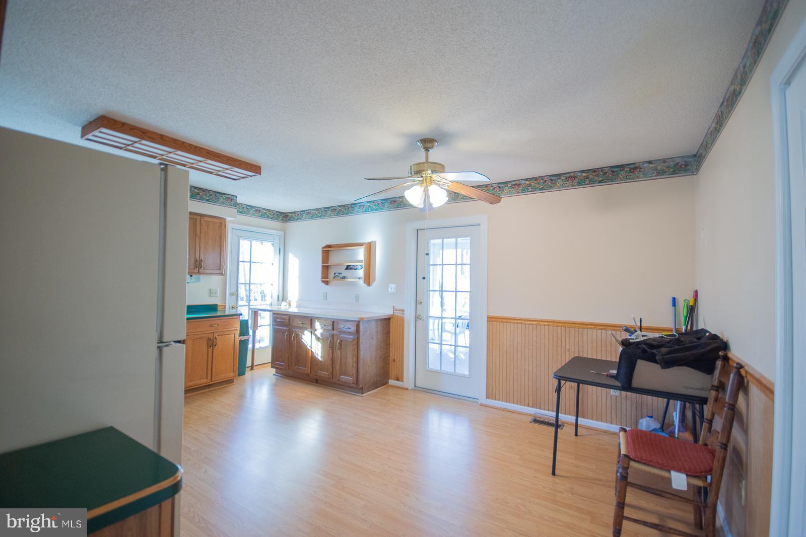 FOXCREST MANOR - Residential