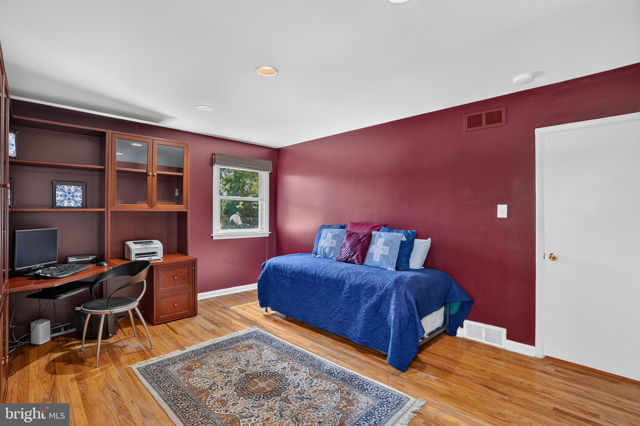 ENFIELD - Residential