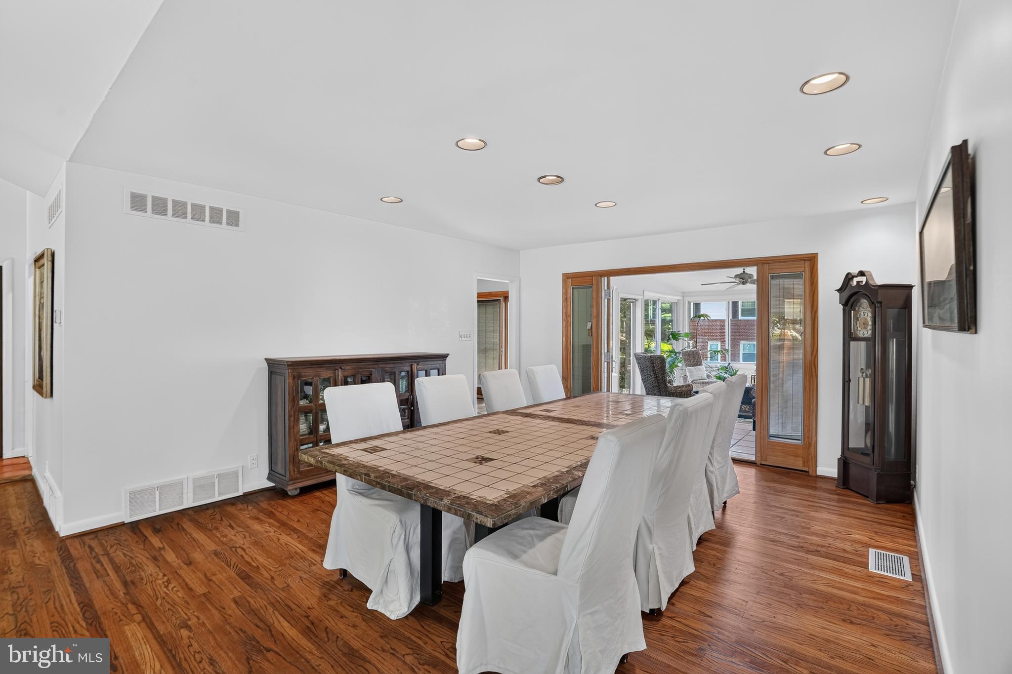 ENFIELD - Residential