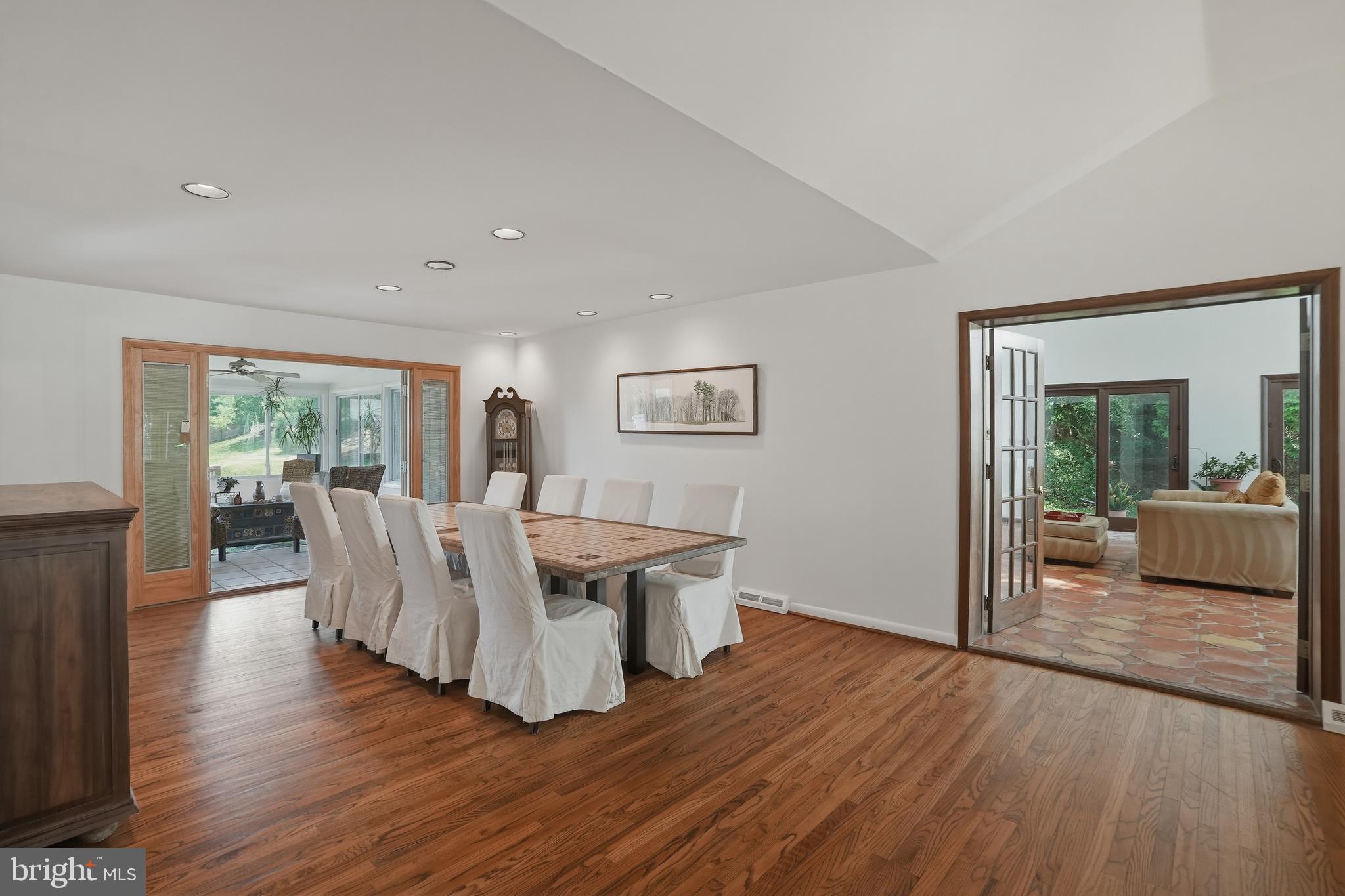 ENFIELD - Residential