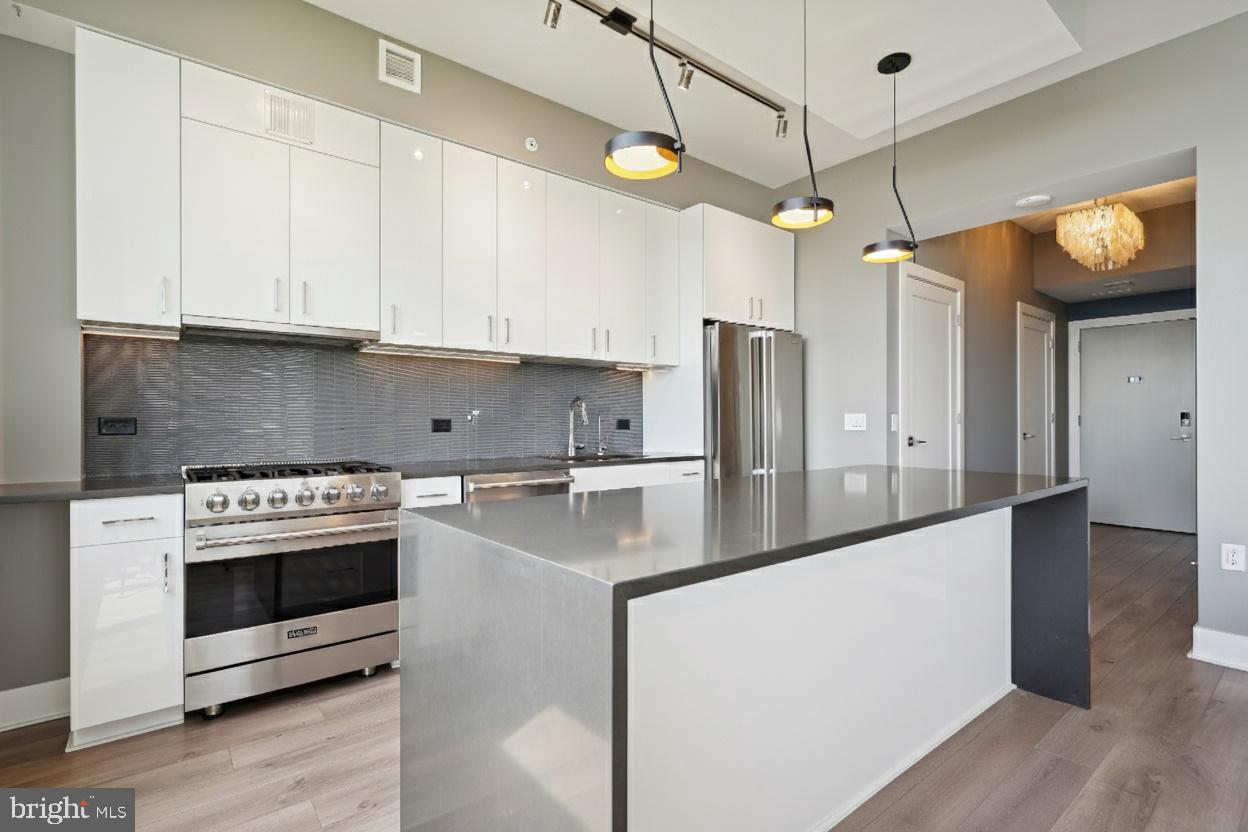 CAPITOL GATEWAY - Residential